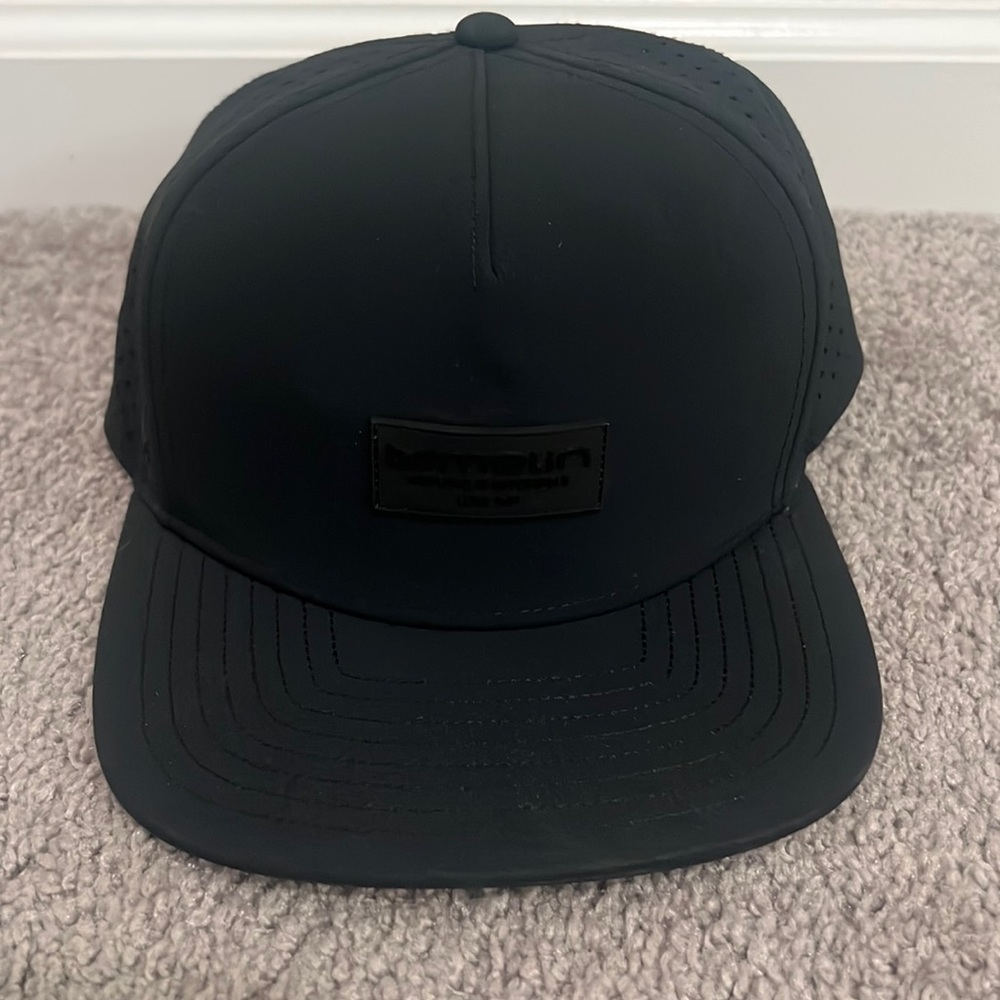 Melin Passage Black - Size Small